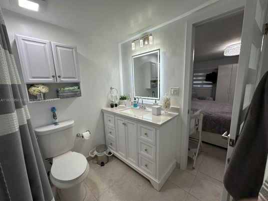 Bathroom, Bedroom, Dual Sink Vanities, Interior