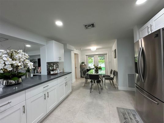 Dining room, Interior, Kitchen, Recessed Lighting