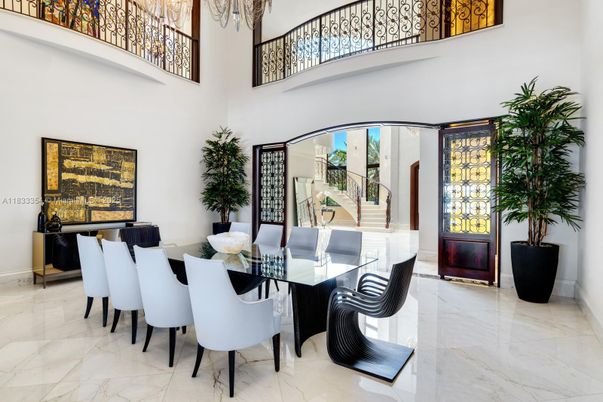 Dining room, Interior, Marble