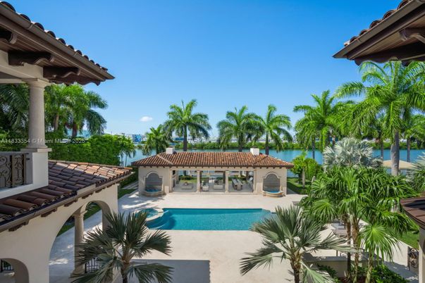 Exterior, Pool, Water