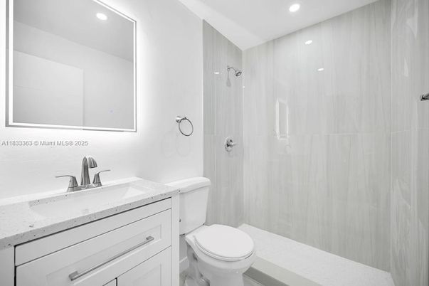 Bathroom, Interior, Recessed Lighting