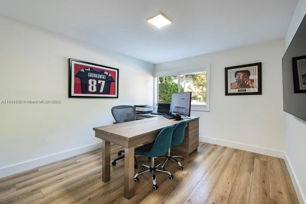 Home Office, Interior, Recessed Lighting, Wood Texture Flooring