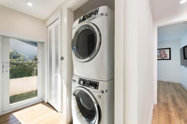 Interior, Recessed Lighting, Utility Closets, Washer, Wood Texture Flooring