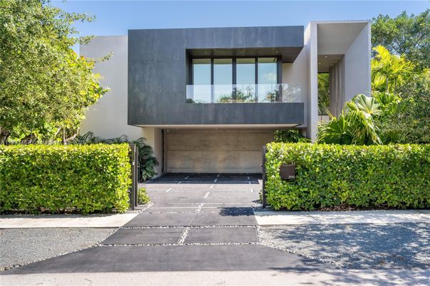 Attached, Exterior, Facade, Modern