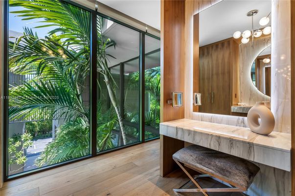 Interior, Pendant Lights, Wood Texture Flooring