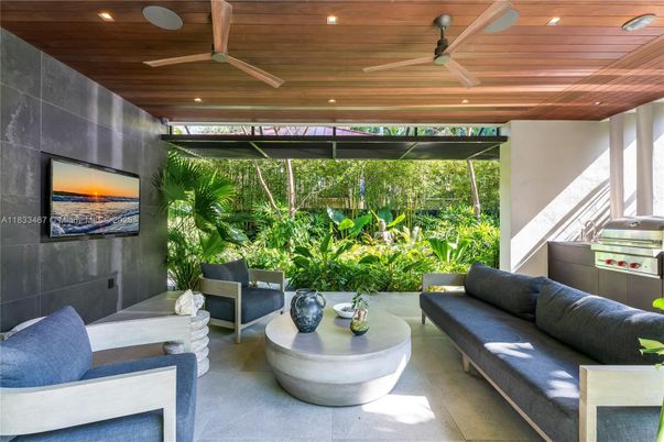Exterior, Recessed Lighting