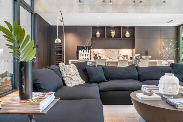 Interior, Living room, Pendant Lights, Recessed Lighting