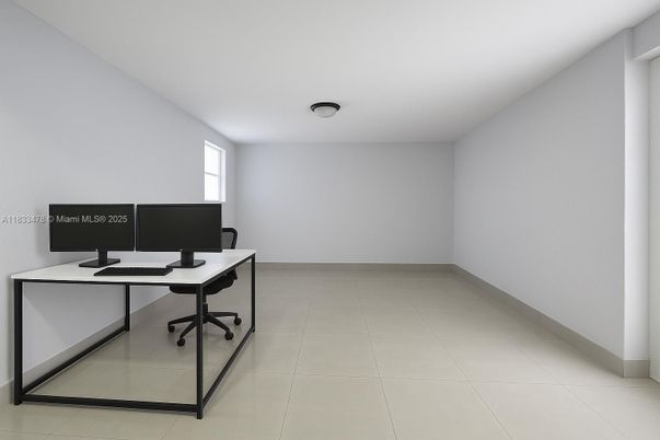 Home Office, Interior