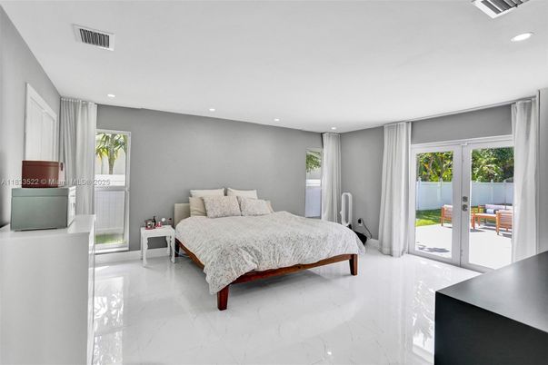 Bedroom, Interior, Marble, Recessed Lighting, Water