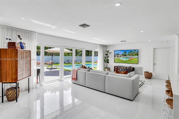 Interior, Living room, Recessed Lighting, Water