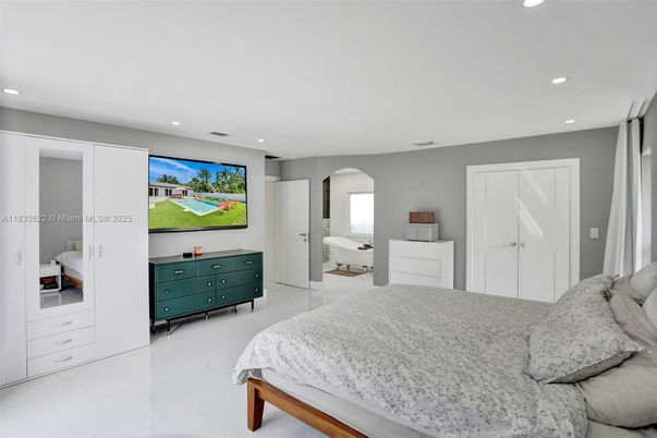 Bedroom, Interior, Recessed Lighting