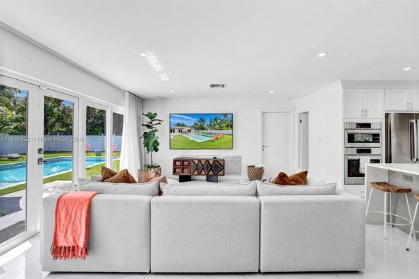 Interior, Kitchen, Living room, Recessed Lighting, Stainless Steel Appliances