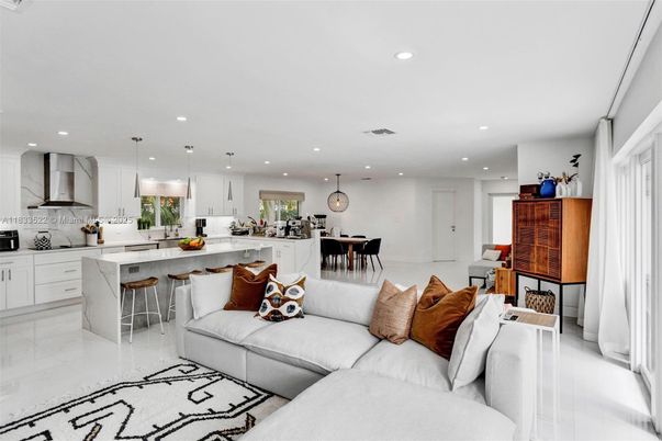 Dining room, Interior, Kitchen, Living room, Pendant Lights, Recessed Lighting, Stainless Steel Appliances