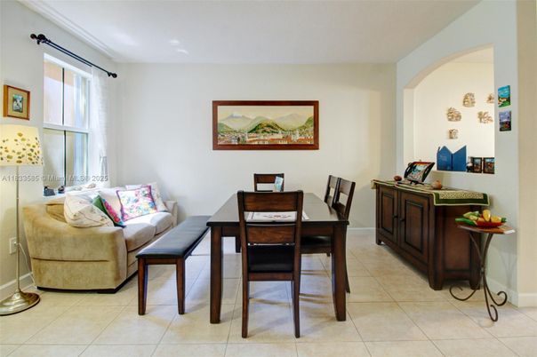 Dining room, Interior