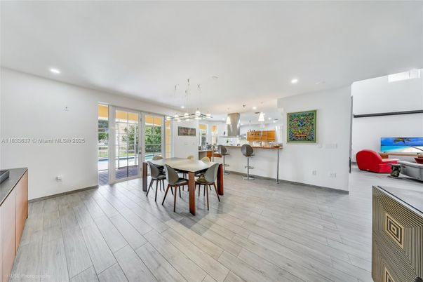 Dining room, Interior, Kitchen, Pendant Lights, Recessed Lighting, Wood Texture Flooring