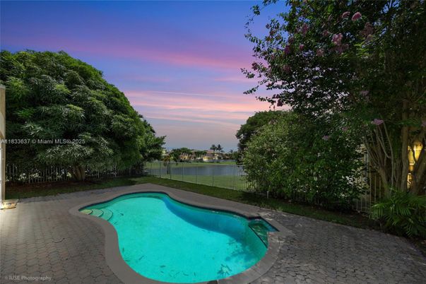 Exterior, Pool, Water