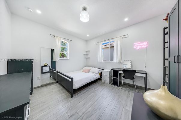 Bedroom, Home Office, Interior, Recessed Lighting, Wood Texture Flooring