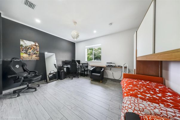 Home Office, Interior, Pendant Lights, Recessed Lighting, Wood Texture Flooring