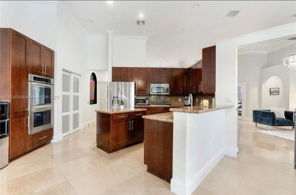Chandelier, Interior, Kitchen, Recessed Lighting, Stainless Steel Appliances