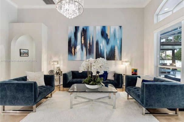 Chandelier, Interior, Living room