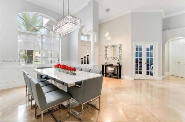 Chandelier, Dining room, Interior, Pendant Lights