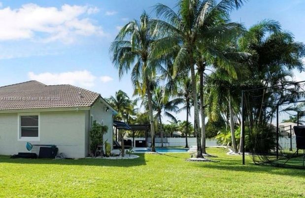 Backyard, Exterior, Pool