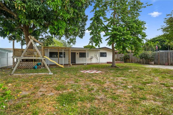 Backyard, Exterior, Playground