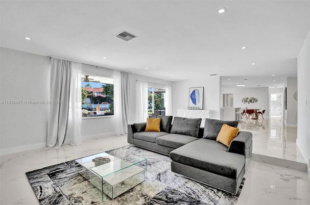 Dining room, Interior, Living room, Marble, Recessed Lighting