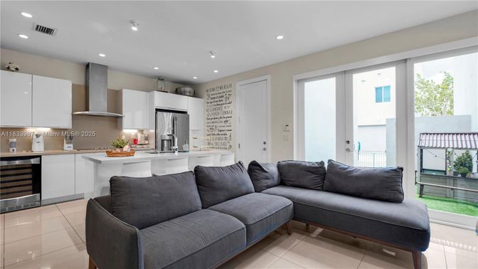 Interior, Kitchen, Living room, Recessed Lighting, Stainless Steel Appliances
