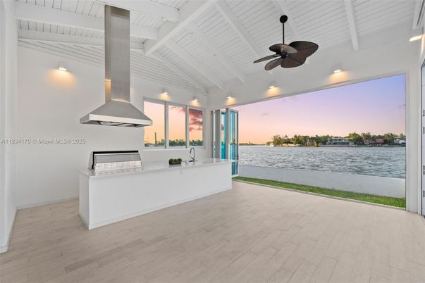 Interior, Kitchen, Recessed Lighting, Water, Wood Texture Flooring