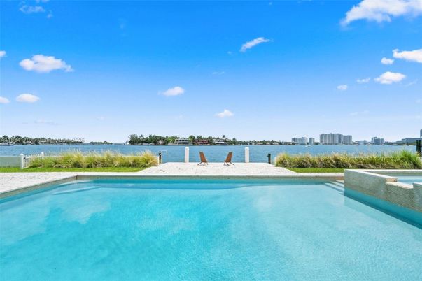 Exterior, Pool, Water