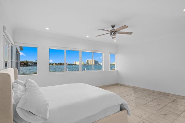 Bedroom, Interior, Marble, Recessed Lighting, Water