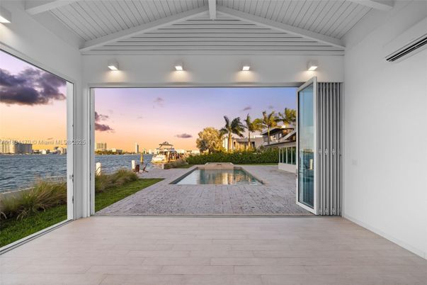 Exterior, Pool, Water