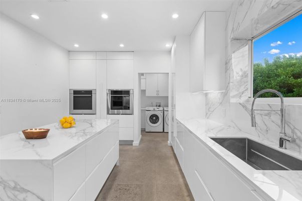 Interior, Kitchen, Marble Walls, Recessed Lighting, Washer