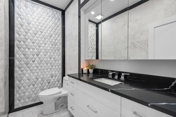 Bathroom, Interior, Marble, Marble Walls, Recessed Lighting