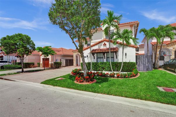 Attached, Exterior, Facade, Spanish Mediterranean