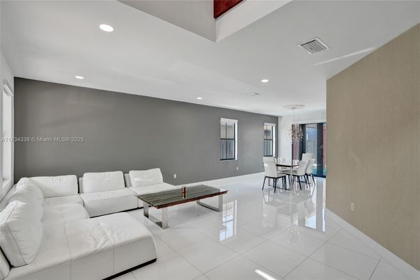 Dining room, Interior, Living room, Pendant Lights, Recessed Lighting