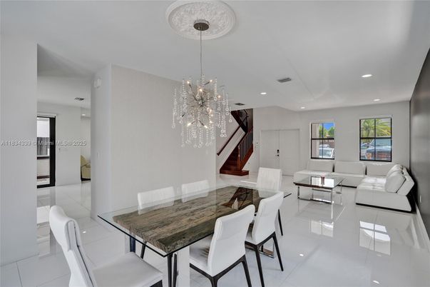 Chandelier, Dining room, Interior, Living room, Recessed Lighting