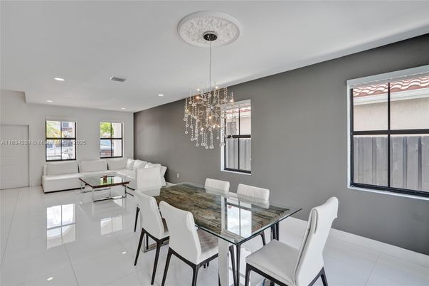 Chandelier, Dining room, Interior, Living room, Recessed Lighting