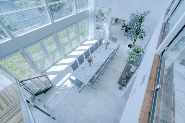 Dining room, Interior