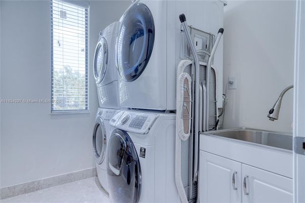 Interior, Washer
