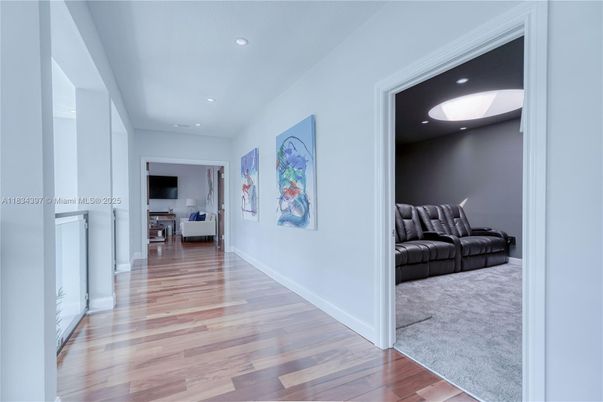 Interior, Recessed Lighting, Wood Texture Flooring