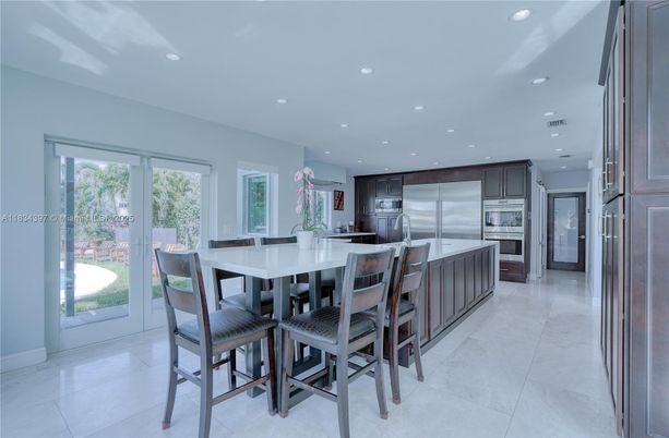 Dining room, Interior, Kitchen, Recessed Lighting, Stainless Steel Appliances