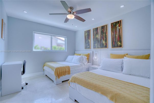 Bedroom, Interior, Recessed Lighting