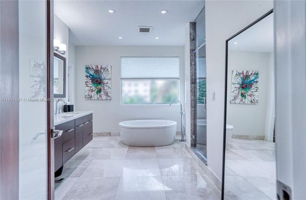 Bathroom, Dual Sink Vanities, Free Standing Baths, Interior, Recessed Lighting