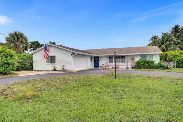 Attached, Backyard, Exterior, Facade, Ranch