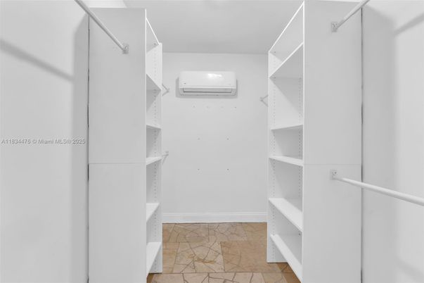 Interior, Walk-in Closets