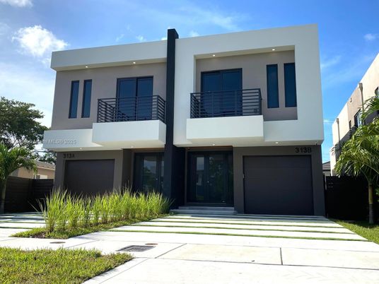 Attached, Exterior, Facade, Modern