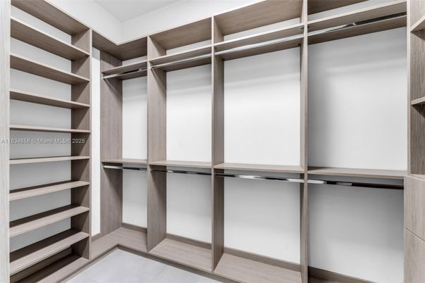 Interior, Walk-in Closets