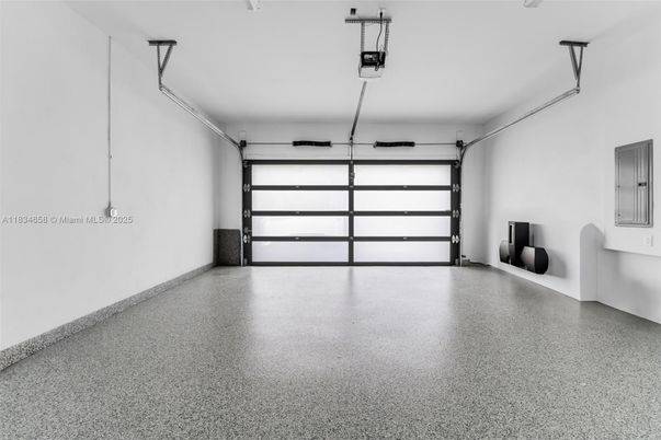 Garage, Interior